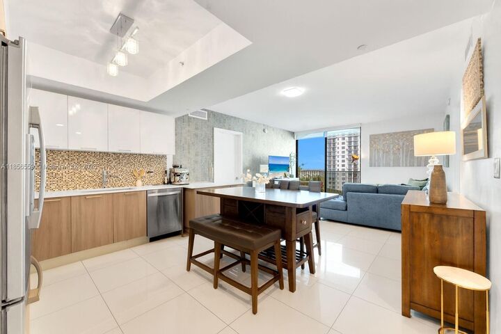 Property Photo: 5252 NW 85th Ave 1103 FL 33166