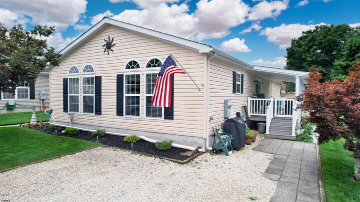 Property Photo: 1 Walnut Ct NJ 08330