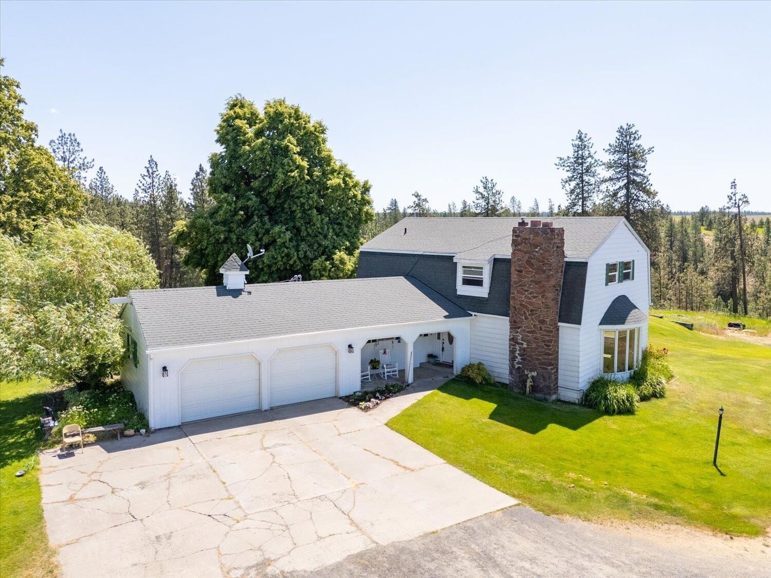 Property Photo:  1616 N Ritchey Rd  WA 99029 