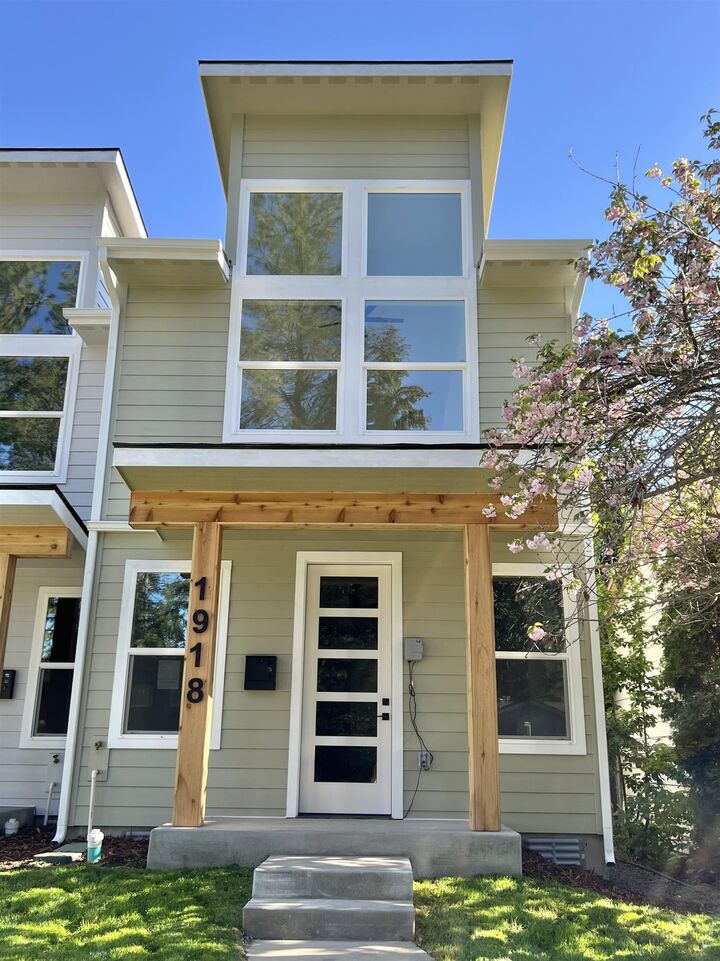 1918 E 37th Ave  Spokane WA 99203 photo
