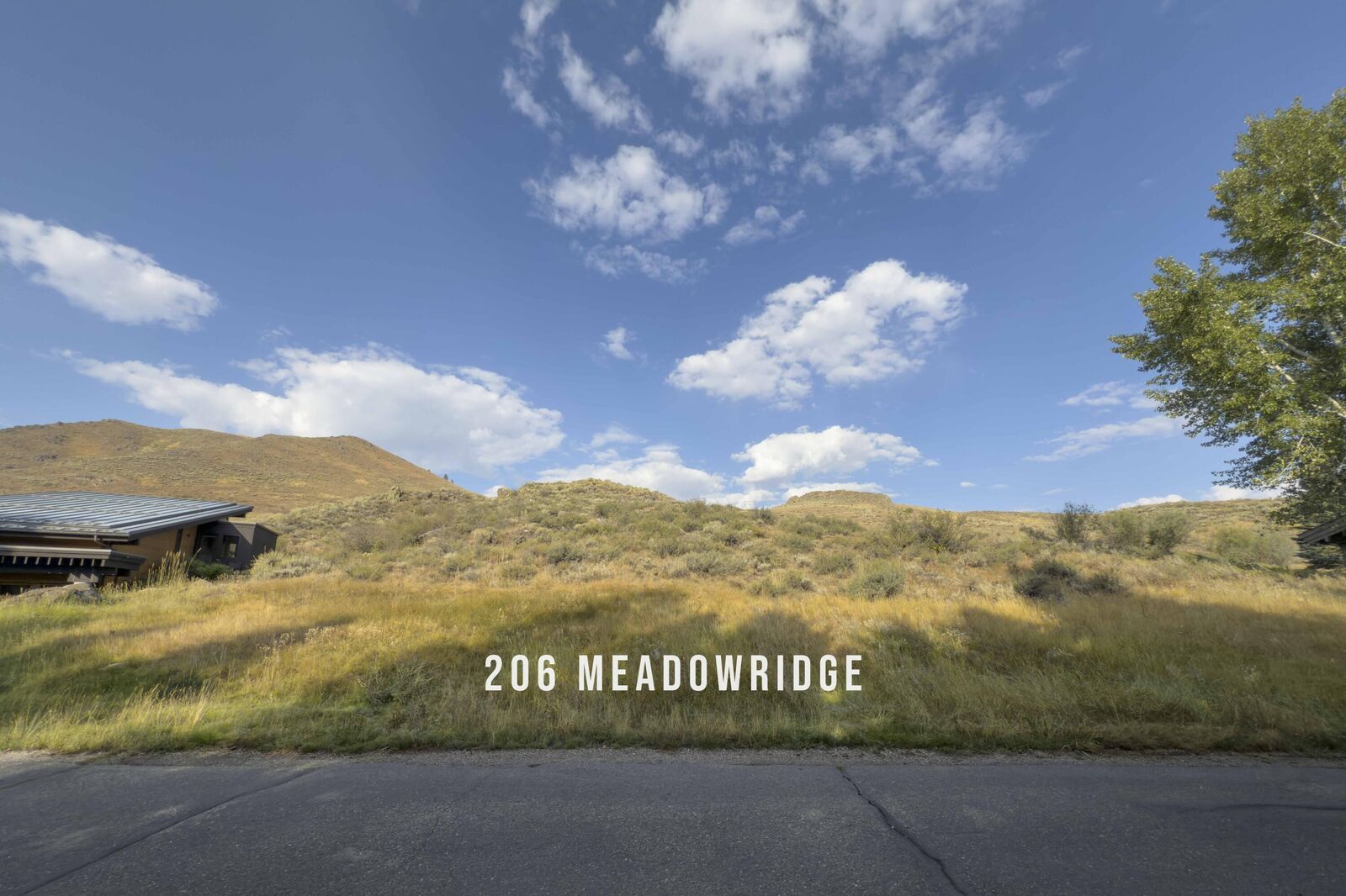 Property Photo: 206 Meadowridge Rd ID 83353