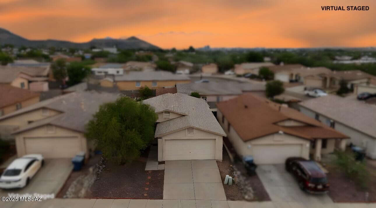 Property Photo:  1804 W Calle Guadalajara  AZ 85713 
