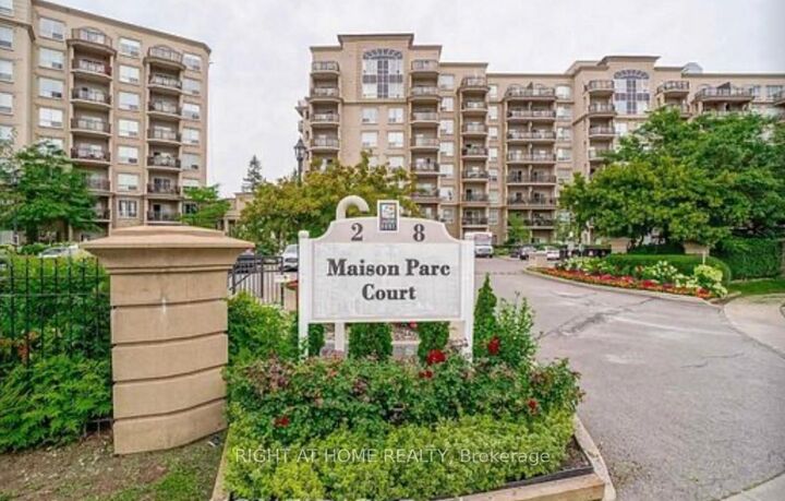 Property Photo:  8 Maison Parc Court 118  ON L4J 9K5