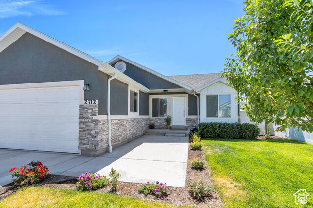 Property Photo: 2312 E Quaking Aspen Ln UT 84005