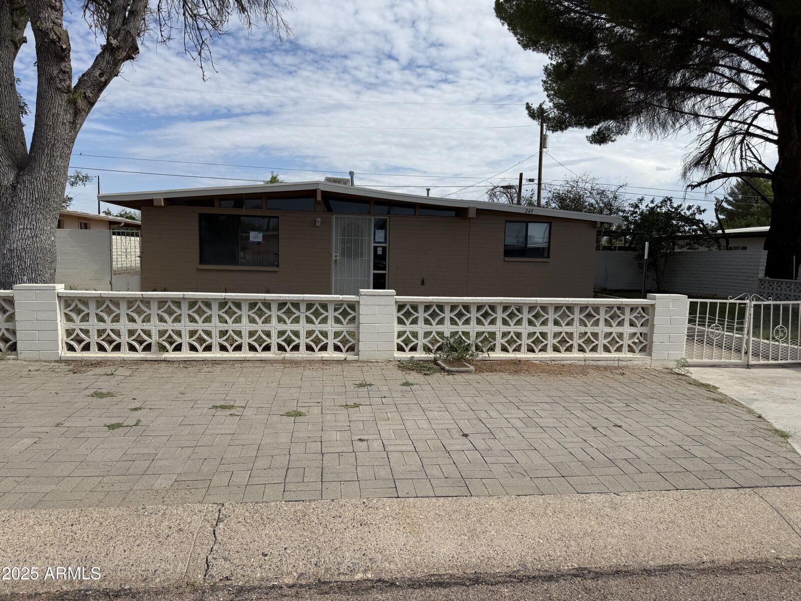 Property Photo:  249 W Brown Drive  AZ 85635 