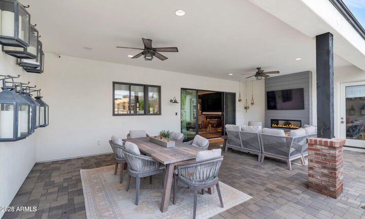 Property Photo: 3924 E Roma Avenue AZ 85018