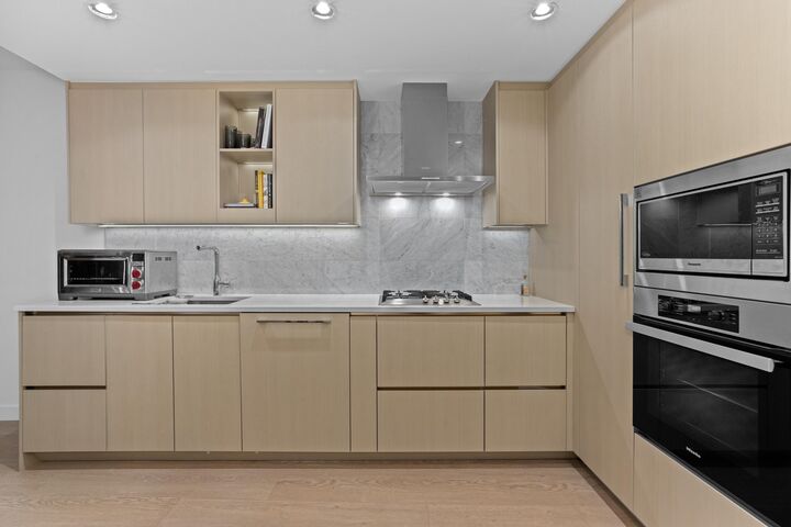 Property Photo:  89 Nelson Street 203  BC V6Z 0E7 