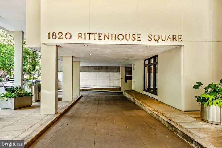 Property Photo: 1820 Rittenhouse Square 00 1601 PA 19103