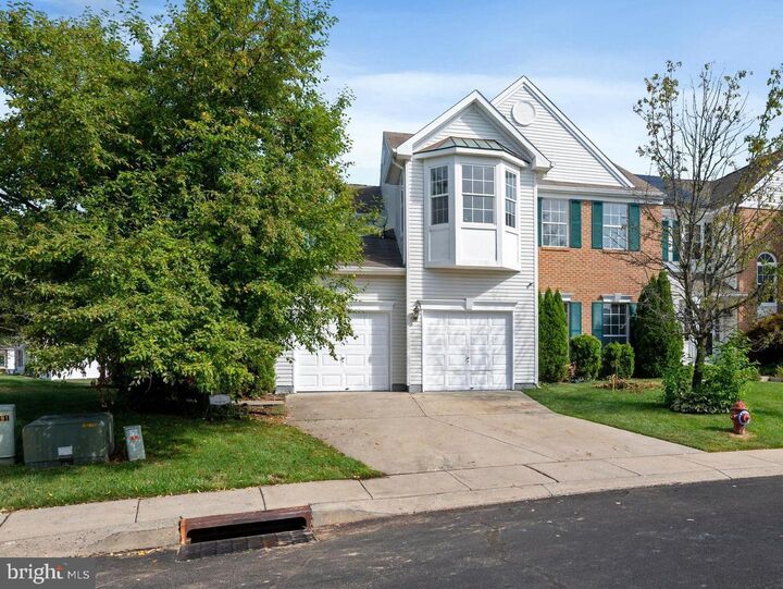 Property Photo:  9 Willow Way  NJ 08505 