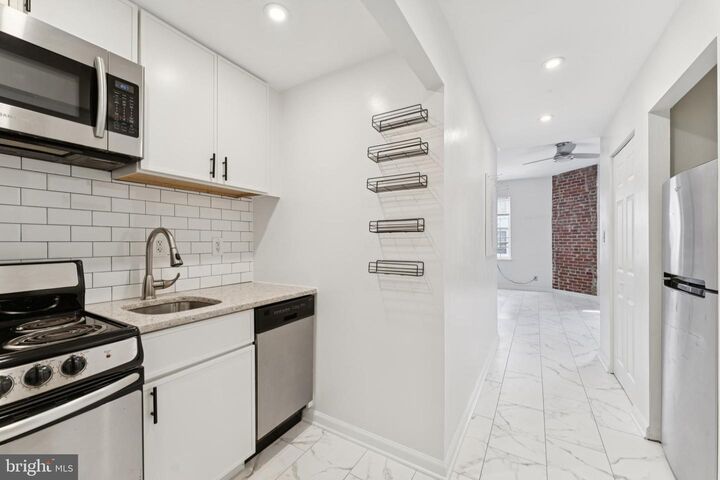 Property Photo:  1718 Corcoran Street NW 23  DC 20009 
