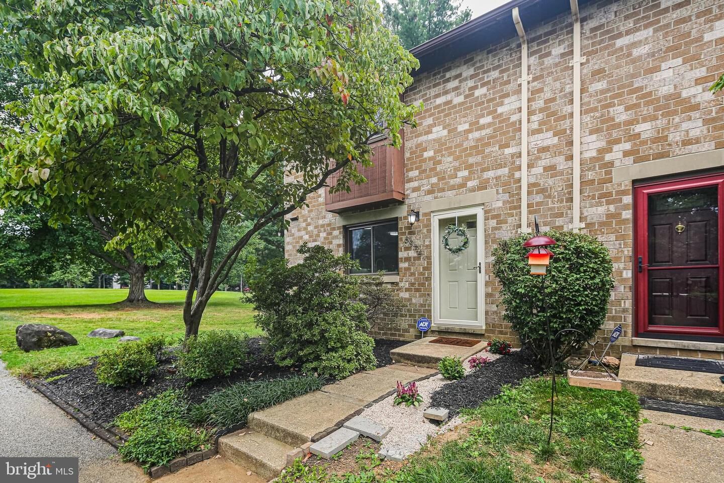 Property Photo:  6924 Knighthood Lane  MD 21045 