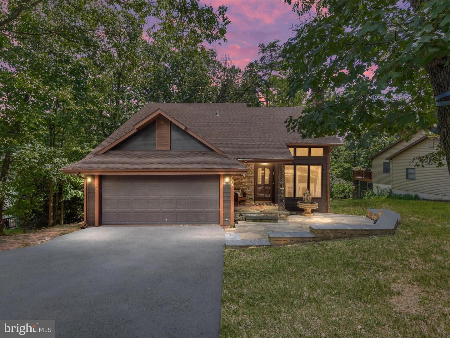 Property Photo: 205 Fairway Circle VA 22625