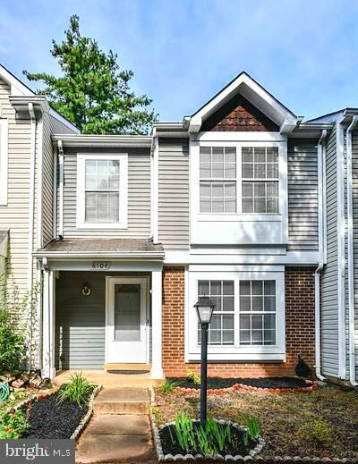 Property Photo:  6104 Rocky Way Court  VA 20120 