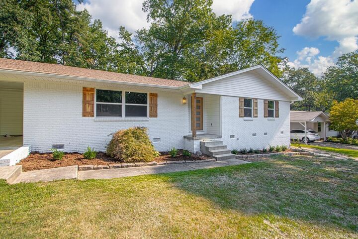 Property Photo: 2002 Lynnwood Drive AR 72015