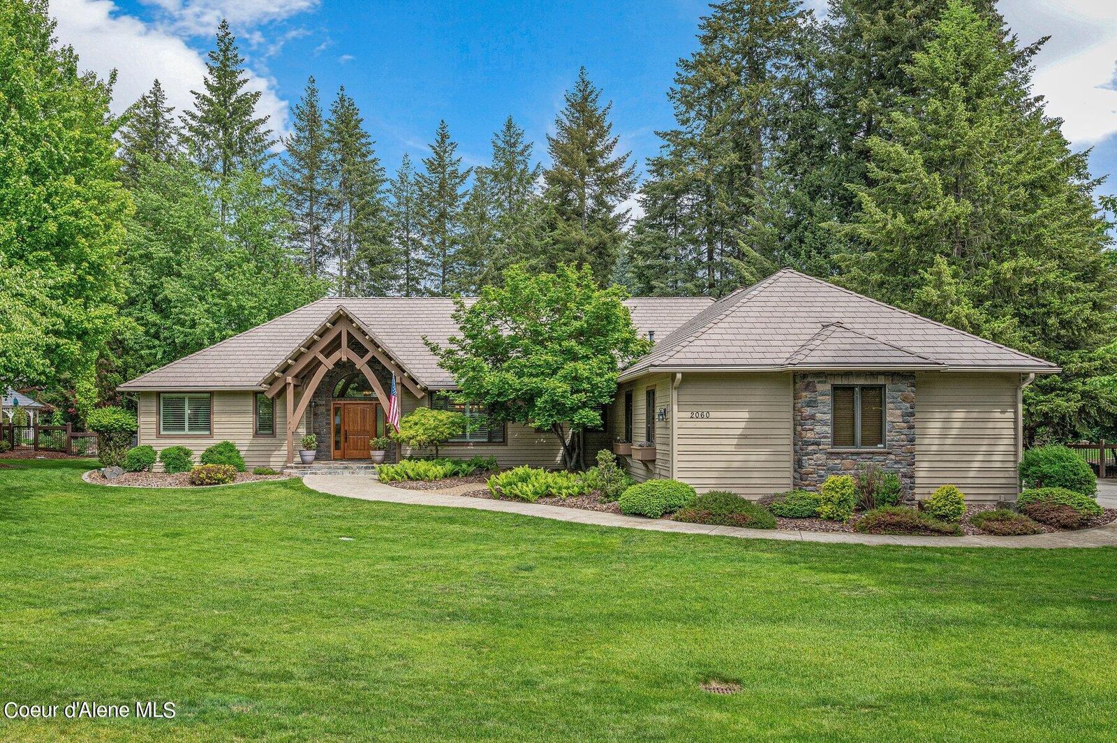 Property Photo:  2060 E Woodstone Dr  ID 83835 
