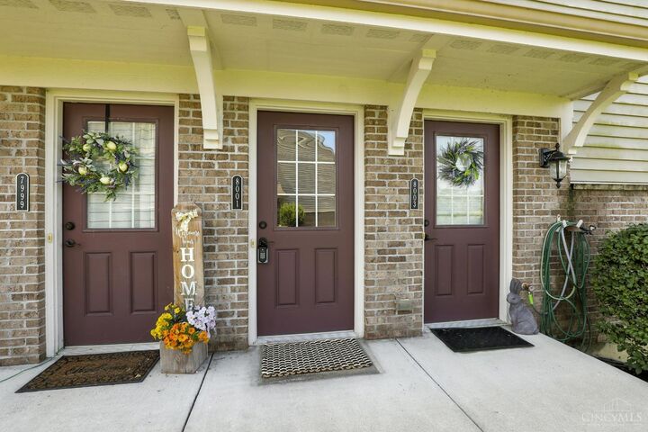 Property Photo:  8001 Oakbridge Way  OH 45248 