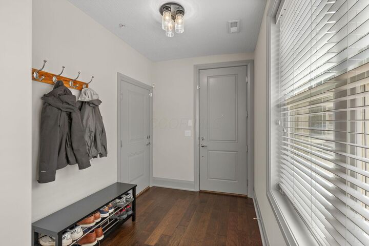 Property Photo: 998 Ewing Alley OH 43201