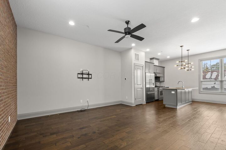 Property Photo:  998 Ewing Alley  OH 43201 