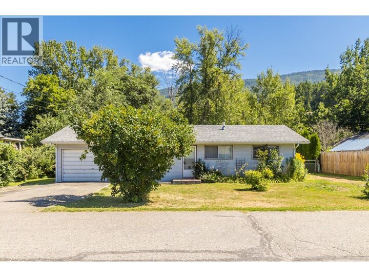 7050 54 Street Northeast  Salmon Arm BC V0E 1K0 photo