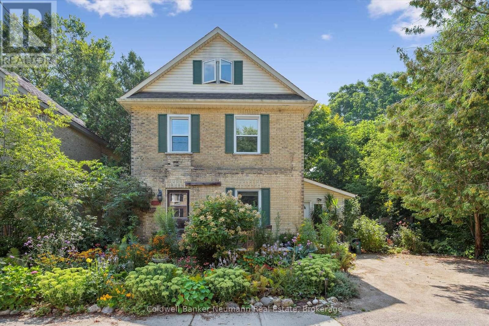 Property Photo:  102 Asmus Street  ON N3A 1A9 