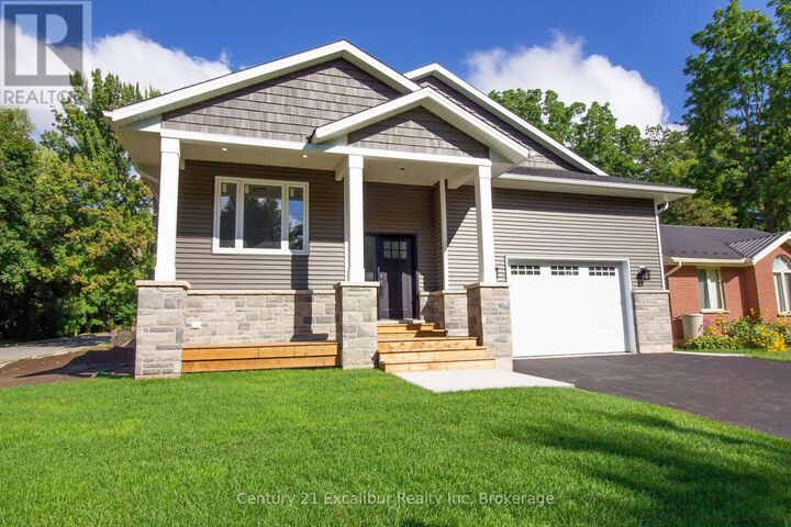 195 Garafraxa Street West  Centre Wellington (Fergus) ON N1M 1C5 photo