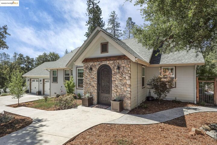 Property Photo: 14068 Kyrsta Court CA 95370