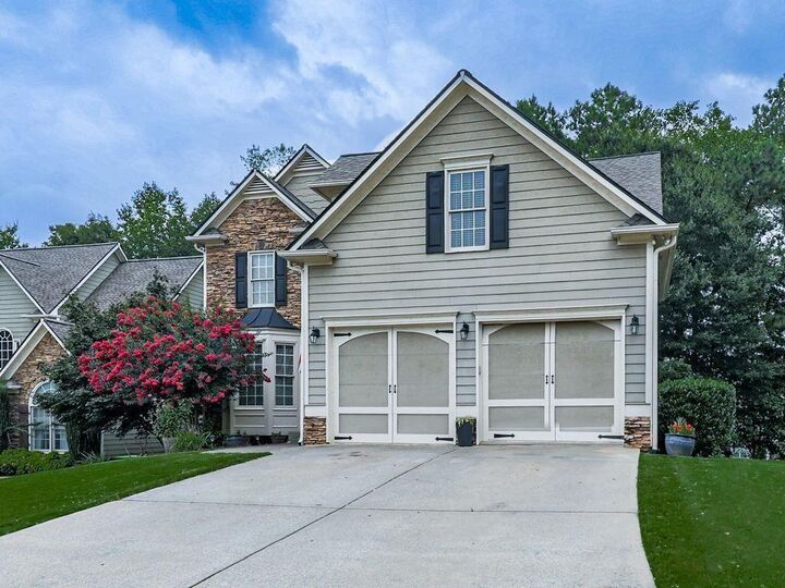 Property Photo: 762 Bentleaf Drive GA 30132