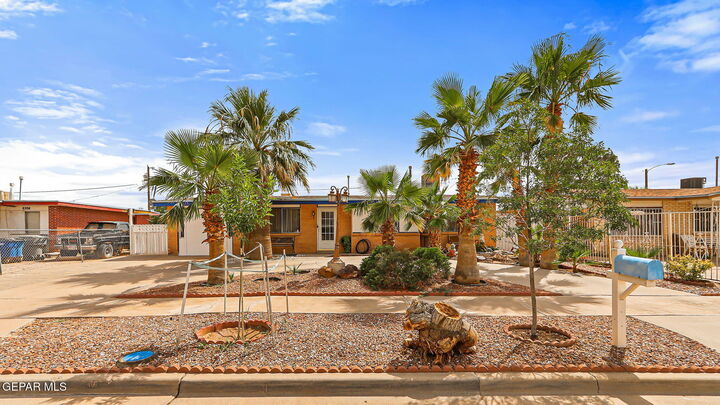 Property Photo:  8204 Valle Sonata Way  TX 79907 