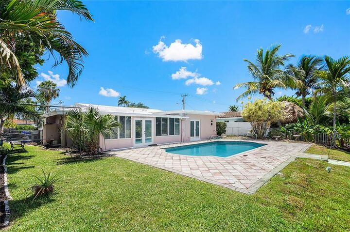 Property Photo:  381 SE 6th Ter  FL 33060 