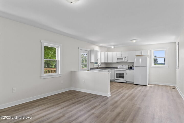 Property Photo: 6960 N US 421 KY 40006