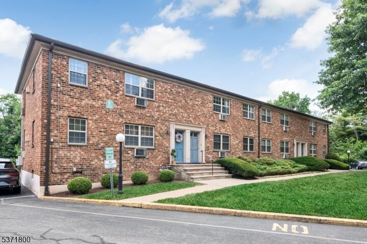 Property Photo:  19 Savage Rd 5E  NJ 07834 