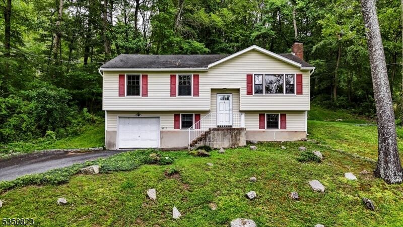 Property Photo:  14 Tamarack Rd  NJ 07823 