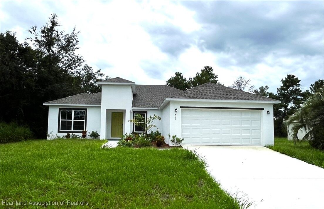 Property Photo: 4437 Palmarito Street FL 33872