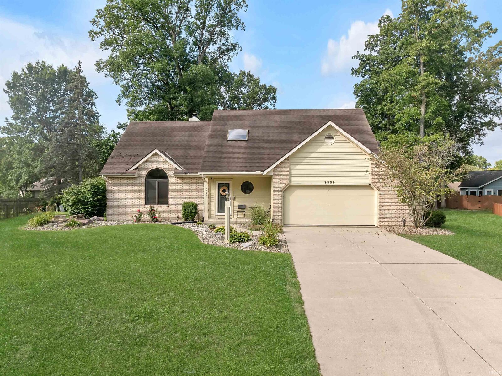 Property Photo: 9909 Castle Ridge Place IN 46825