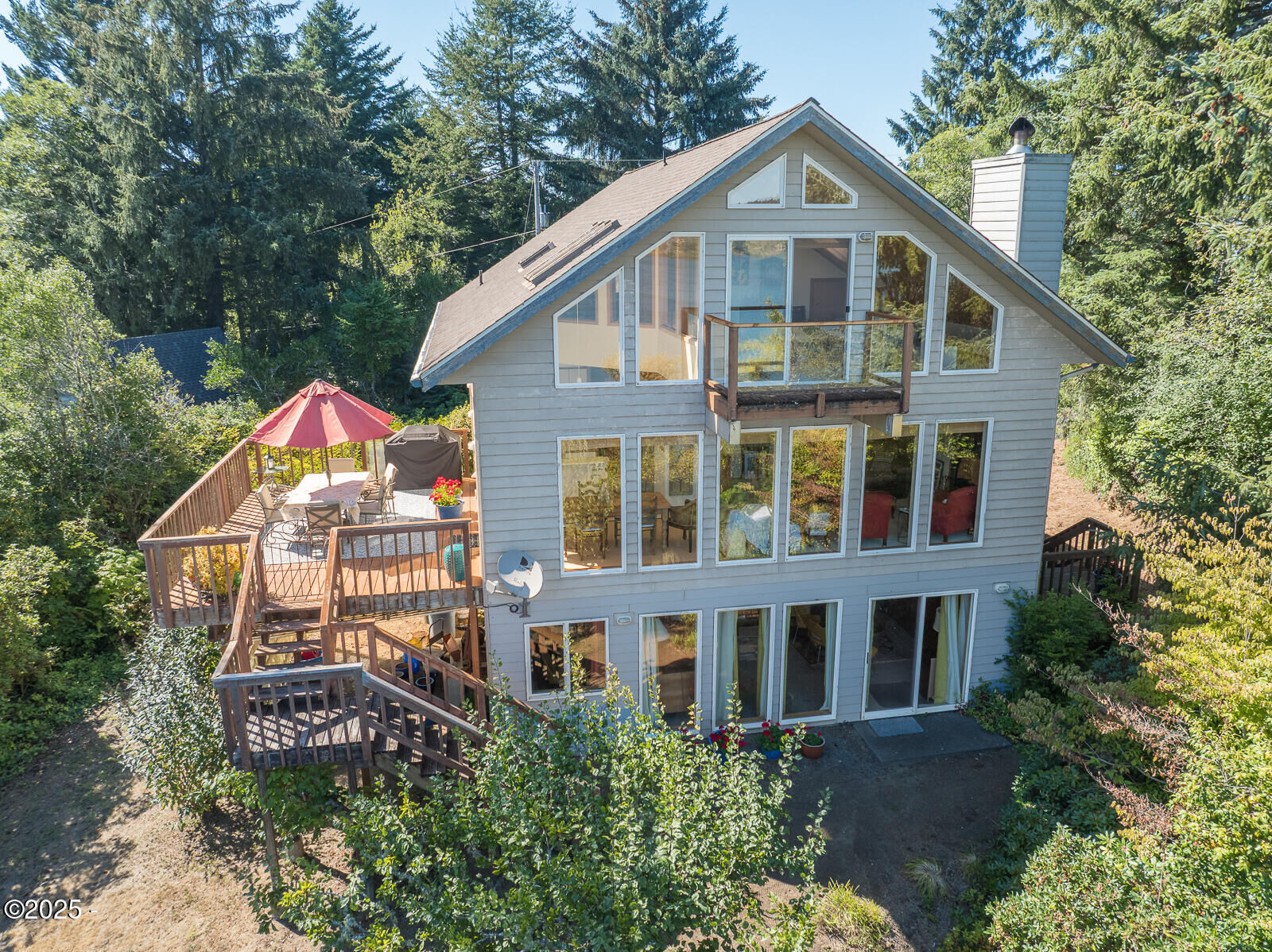 Property Photo: 1210 SE 36th Street OR 97366