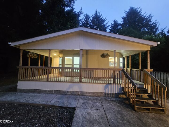 Property Photo:  559 NW Estate Drive  OR 97376 