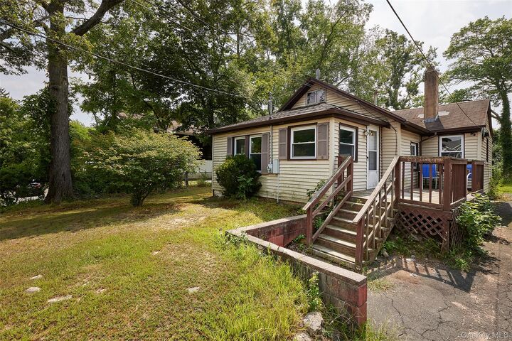 Property Photo:  10 Birchwood Avenue  NY 10954 