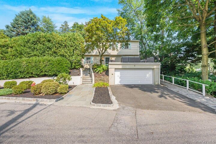 Property Photo:  9 Wellyn Road  NY 10708 