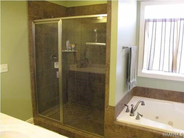 Property Photo: 9124 Houndsbay Drive AL 36117