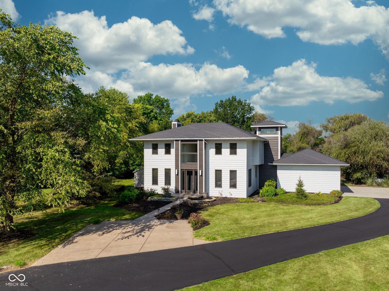 Property Photo: 13167 Pennington Road IN 46037