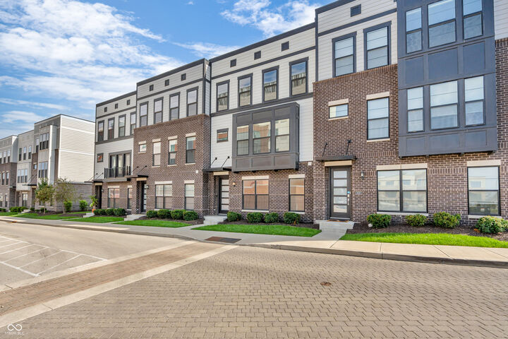 9729 District N Drive  Fishers IN 46037 photo