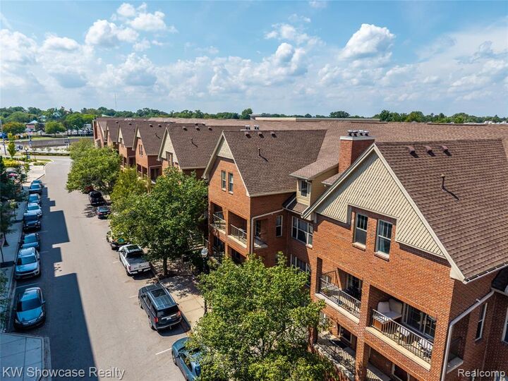 Property Photo:  138 Tiffany Lane  MI 48067 3272 