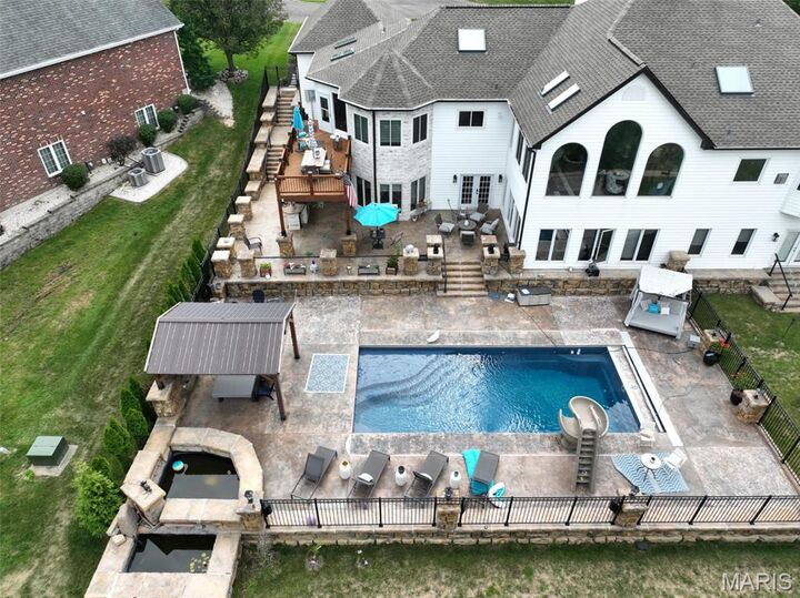Property Photo:  5 Shelbourne Wood Court  MO 63304 