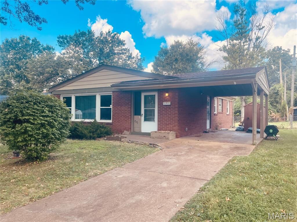 Property Photo: 7171 White Oak Lane MO 63130