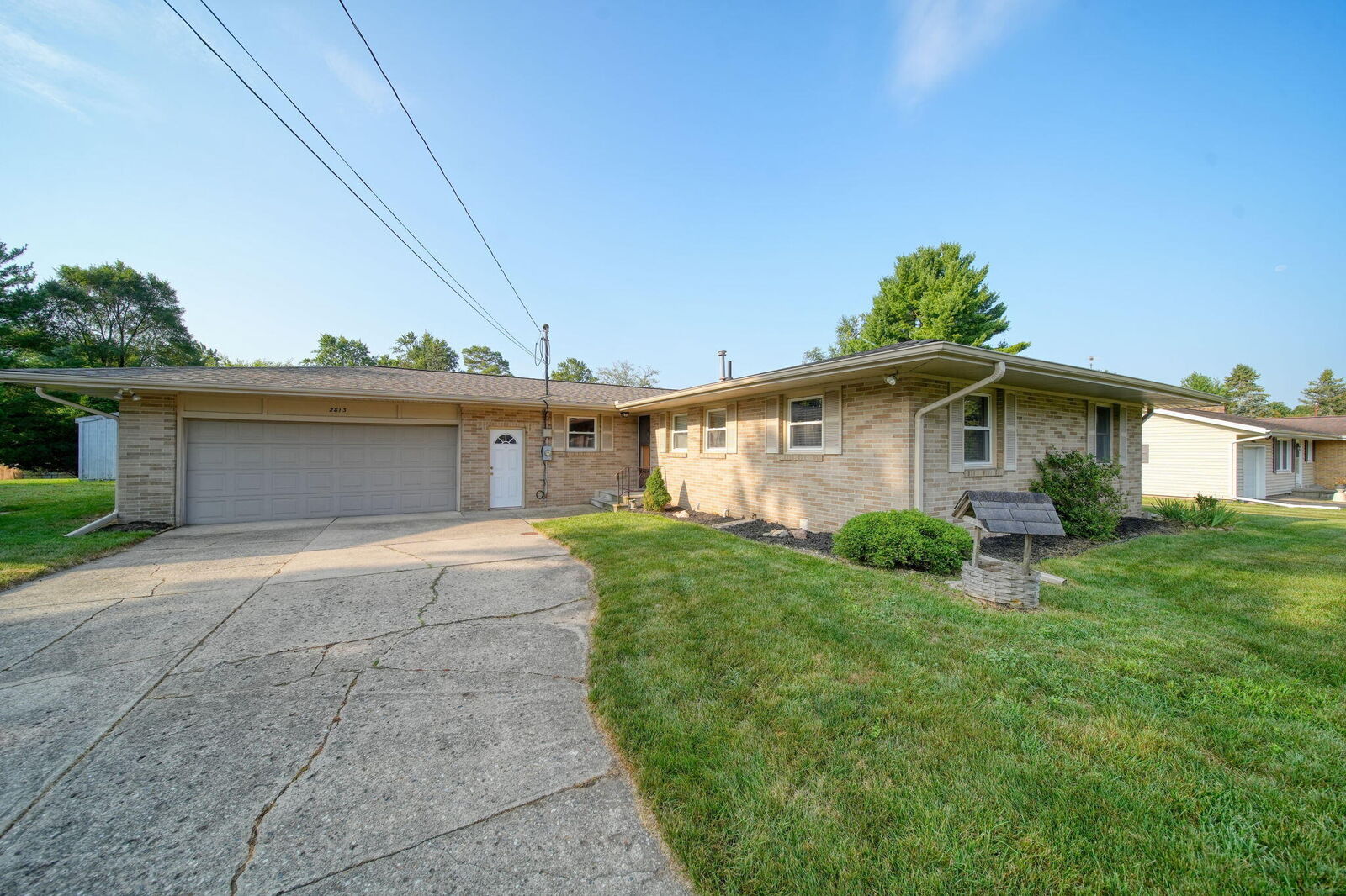 Property Photo:  2813 Leland Drive  MI 49203 