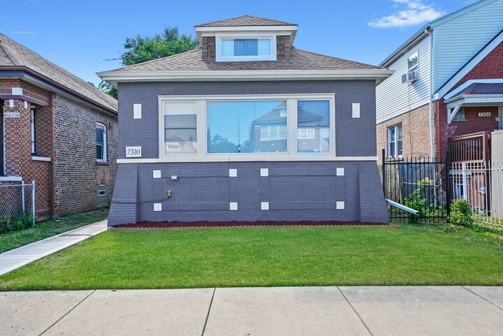 7310 S Oakley Avenue  Chicago IL 60636 photo