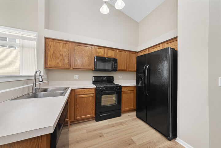 Property Photo: 3005 Courtney Street 3005 IL 60545