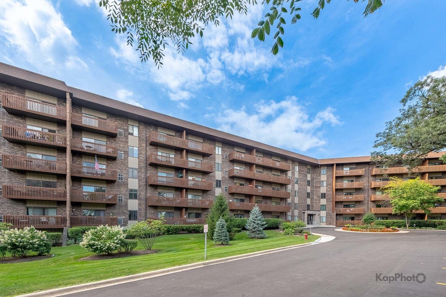 Property Photo:  120 Lakeview Drive 318  IL 60108 