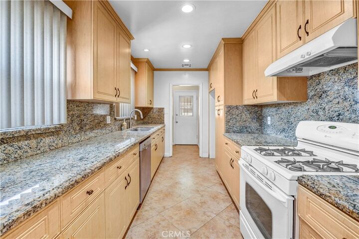 Property Photo:  6556 Teesdale Avenue  CA 91606 