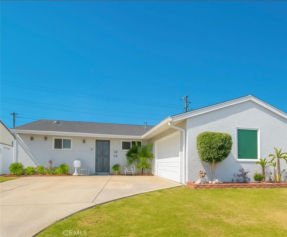 Property Photo:  5041 Myra Avenue  CA 90630 
